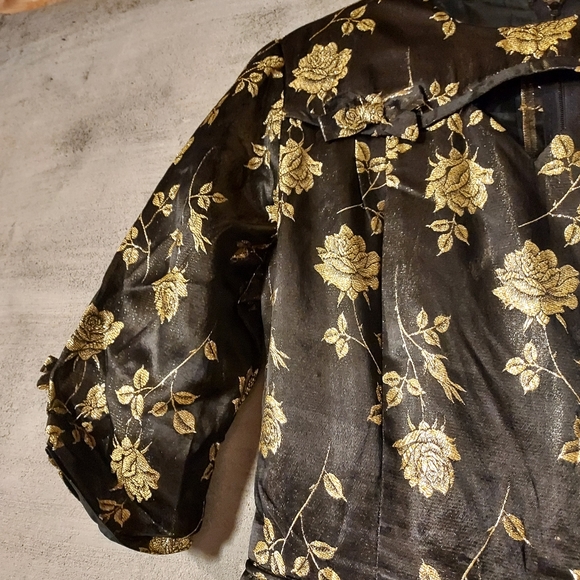 Vintage 40's classic brocade dress w/ keyhole neck & metallic gold roses - Picture 13 of 16